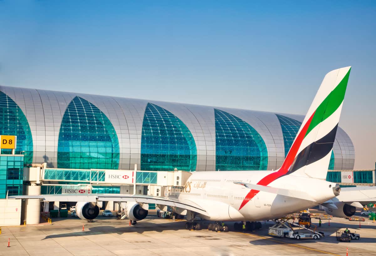 Flughafen Düsseldorf: Studentin reist mit Luxus-Artikeln aus Dubai ein
