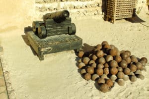 Kanone Dubai Geschichte